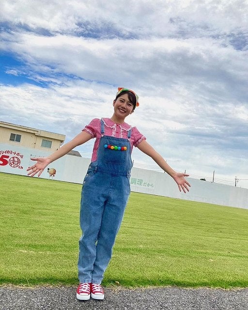 小野あつこ、石井食品工場見学ツアーを実施！元うたのおねえさんの親子体験型プロジェクト