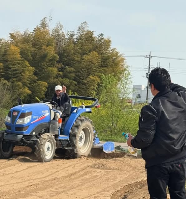 北斗晶がほっこりな日常を報告！畑仕事を頑張る父に差し入れ