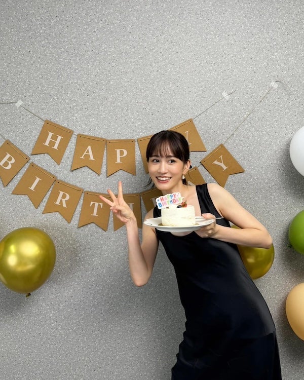 元AKB48の絶対的センターが33歳に！美しすぎるショットでネット沸かす