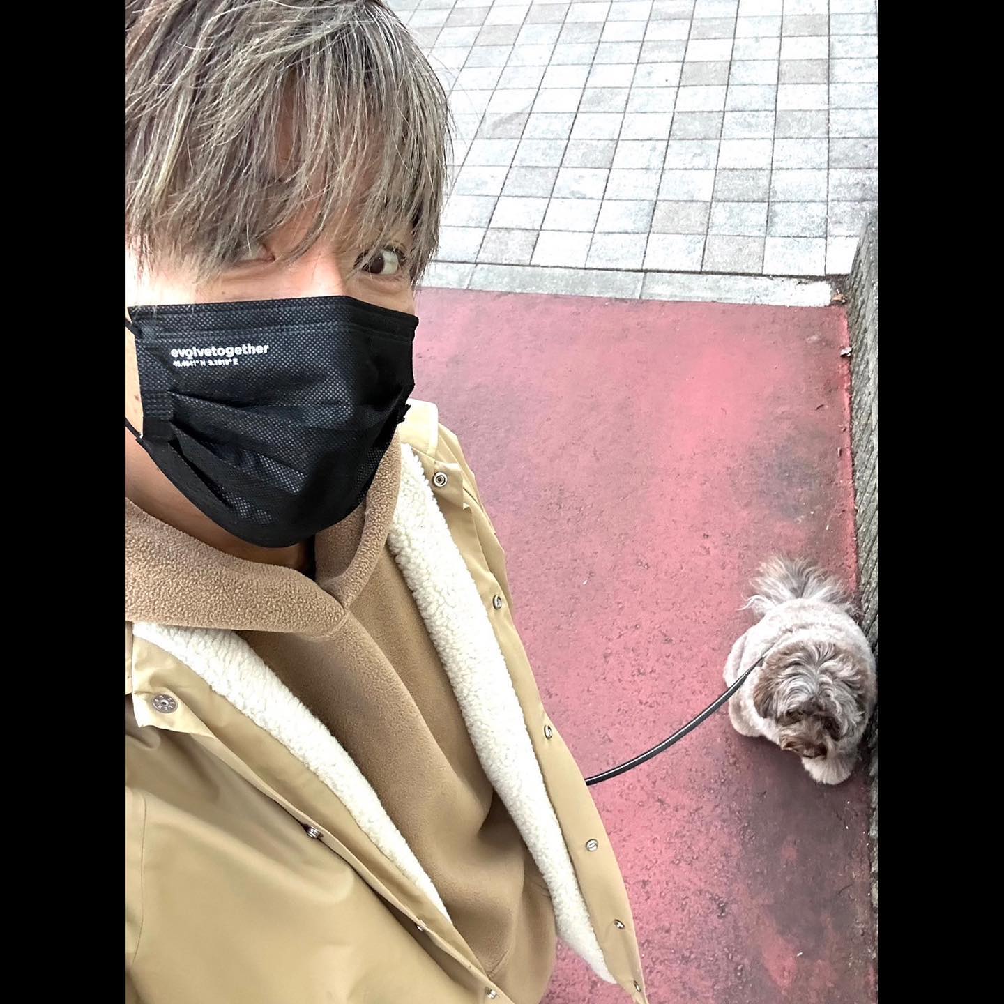 木村拓哉が愛犬と共にヘアサロンへ🐶モコモコの毛を振り乱す様がたまらない😍