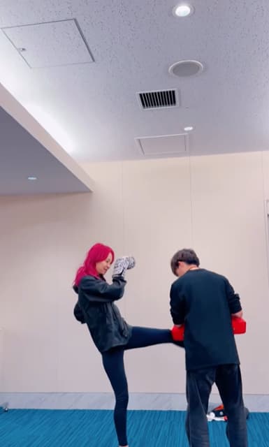 「ストイック過ぎてほんとにすごい」歌手LiSAが驚きのモーニングルーティーンを公開！