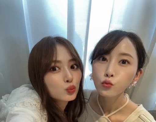 松井玲奈が内田理央とのスコーンを食べるデートを投稿！