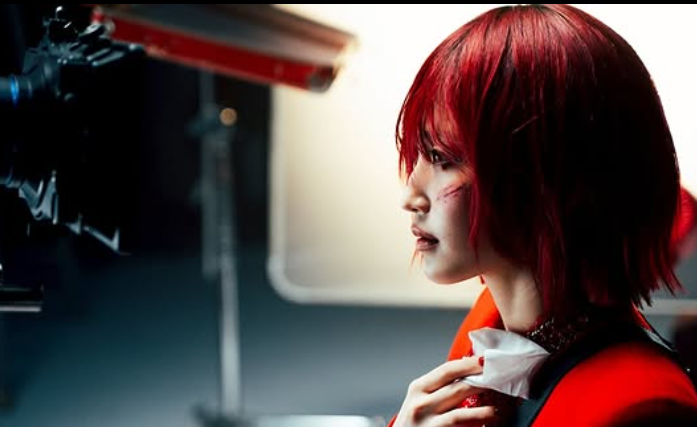 鞘師里保、『Super Red』MV公開に感謝　「MVも真っ赤」で大人の魅力全開