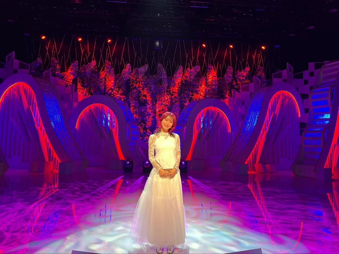 LiSAが「MUSIC FAIR」で“残酷な夜に輝け”を披露！人気アーティストとの交流にも感謝