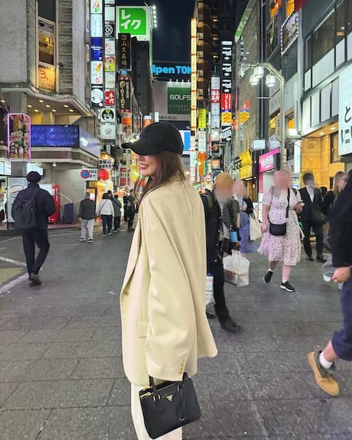 「久しぶりにたくさんお買い物して焼肉食べて回復。」内田理央、新宿でのオフショットを公開！