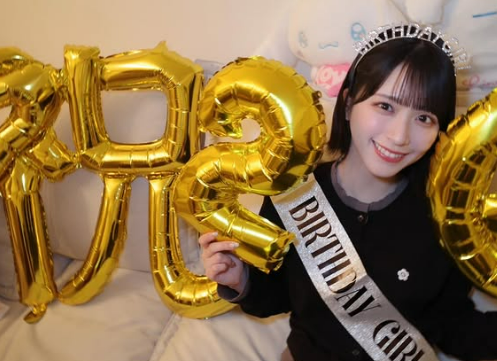 大切な一日を報告　＝LOVE 佐々木舞香がメンバーと迎えたバースデーショット