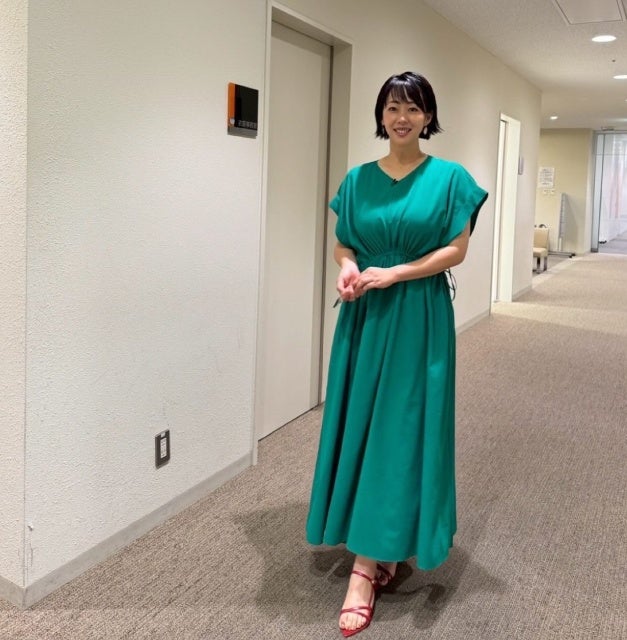 母の笑顔と痛感の二重奏、井上和香が“よじごじDays”衣装紹介で明かしたリアルな育児日常