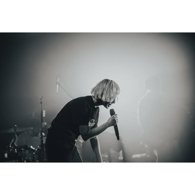 木村カエラ、熱狂伝わるライブのモノクロショットをインスタ公開！「カッコ良すぎる！」