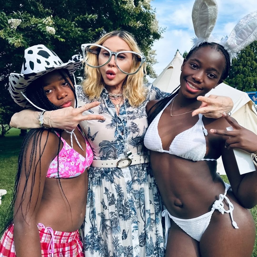 世界のマドンナ、双子の娘たちの13歳バースデーが「どんな規模感？」「ここはどこ？！」「双子いたの？」と話題に！