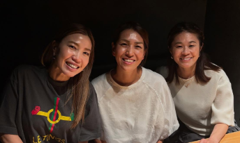 上田桃子、澤穂希＆山田幸代との豪華3ショットに反響「尊敬する大好きな先輩達」