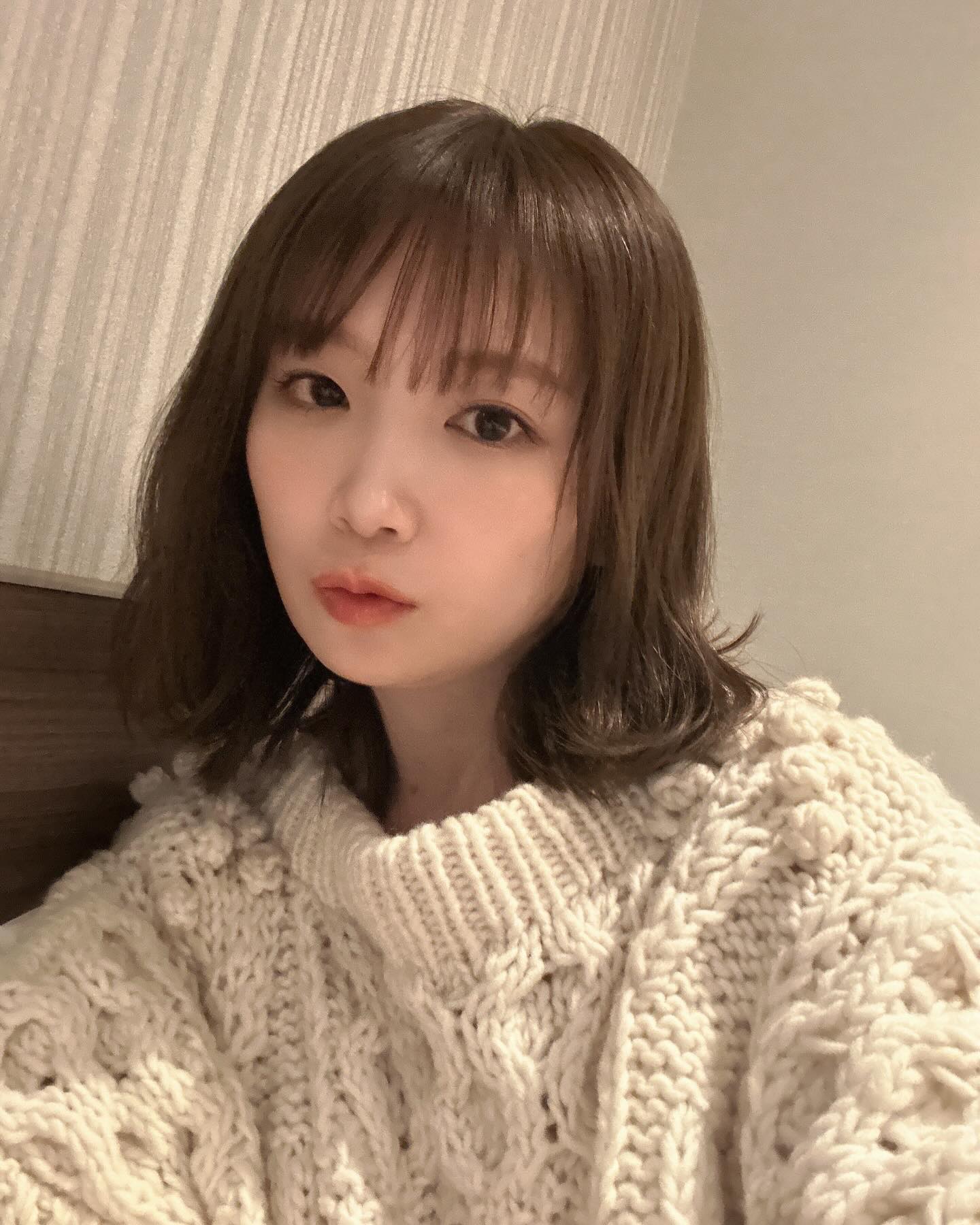 「ひっそりとすごく嬉しくなってます🥰」秋元真夏のロングボブ姿が可愛すぎる💕