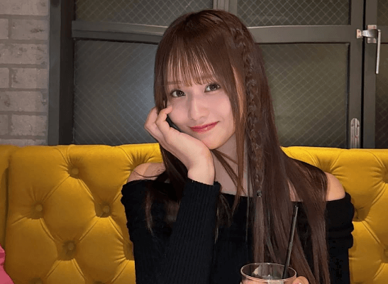 「うるうるした目が可愛すぎる」人気ラウンドガール、イタリアンレストランで魅せた”ときめき・ショット”がファンを魅了「心洗われる」