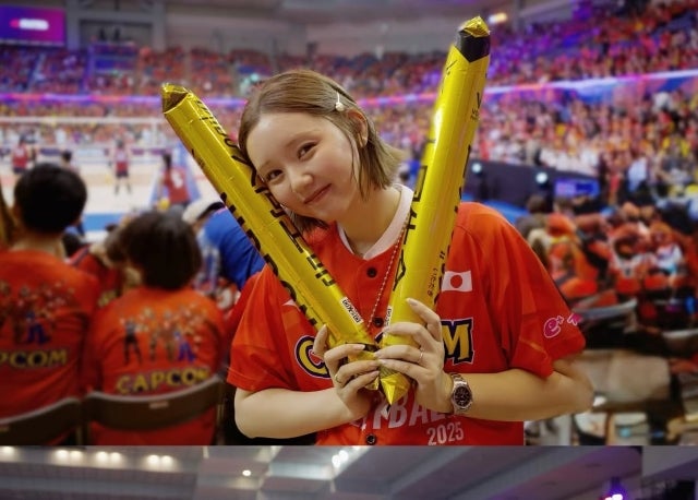 江野沢愛美、「VNLの熱狂ど真ん中」。赤ユニ＆笑顔で届けた“本気の応援モード”