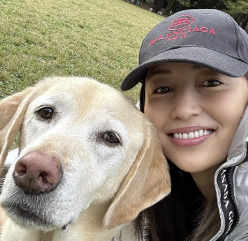 矢田亜希子、愛犬たちと冬支度ショット公開！ファンから「可愛すぎる」と絶賛の声