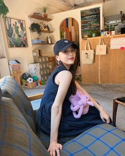 「妊婦さんに見えない…」美人モデル衝撃スタイル公開し驚愕の声続々 朝活ショットが話題に