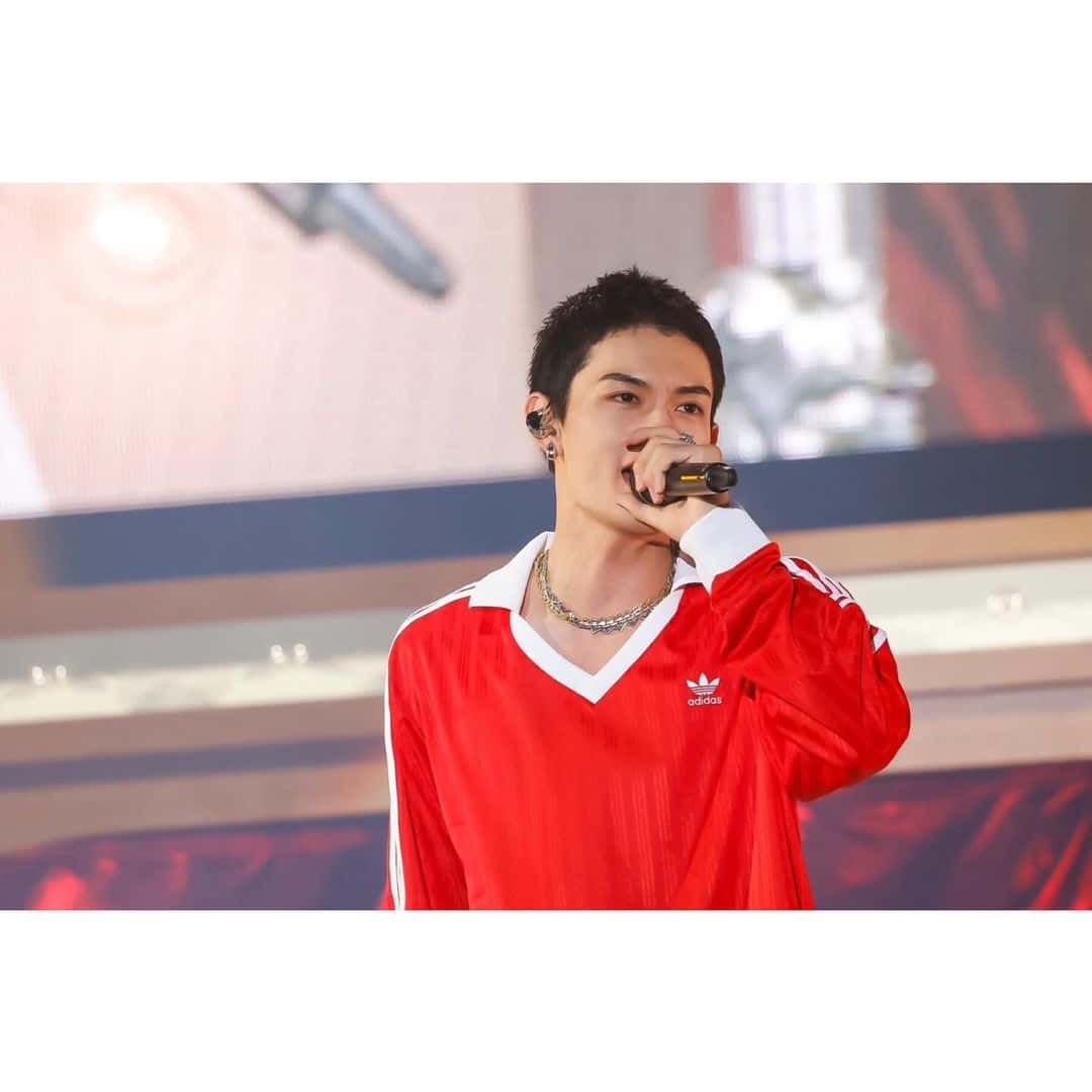 黒髪短髪にイメチェンしたあの人がライブで大暴れ「来年どうなっちまうんだろなこれ」