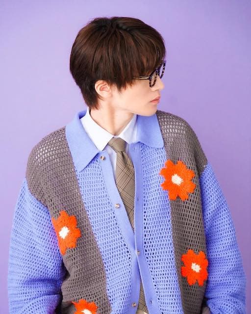 SnowMan・深澤辰哉の彼氏感満載の写真にファン悶絶💜「沼っちゃうからやめてください。」