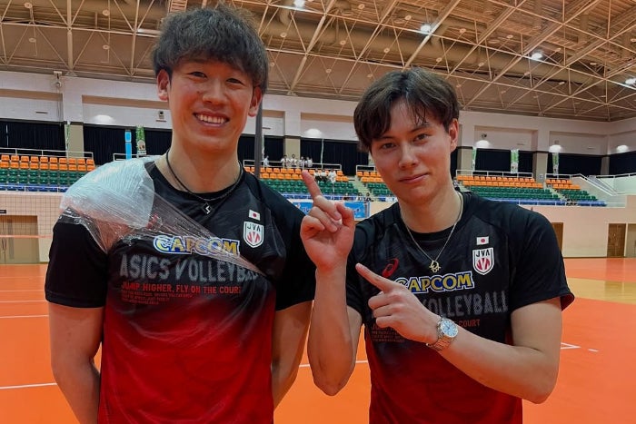 ついに登場！！石川祐希&髙橋藍、事前合宿で合流。沖縄に1500人のファンが詰めかける