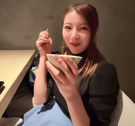 「こちらまで幸せな気分」美女スポーツアドバイザー、ヒルズの茶寮で見せた”美的・グルメムービー”にファンヒーリング状態！