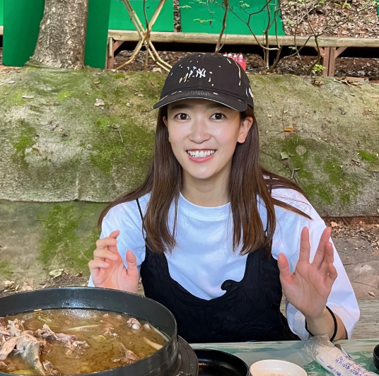 「韓国グルメ旅が豪華すぎ！」眞嶋優が絶賛した“アヒル鍋”に注目集まる！