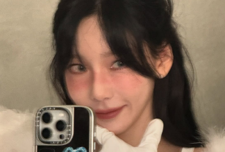 「2025年も輝く美しさ！」テヨンが最新ショットを公開、ファン歓喜