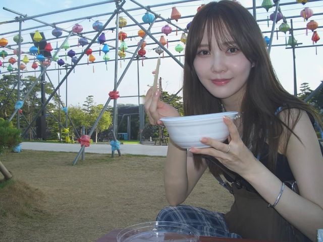 初のベトナム料理にドキドキ！？元日向坂46・加藤史帆の表情が可愛すぎる！