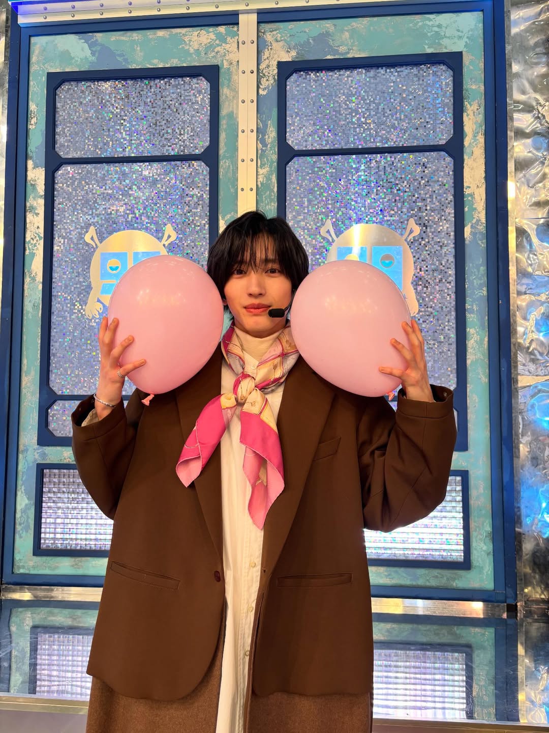 「可愛すぎる」の声殺到！道枝駿佑、ピンク風船ショットに反響