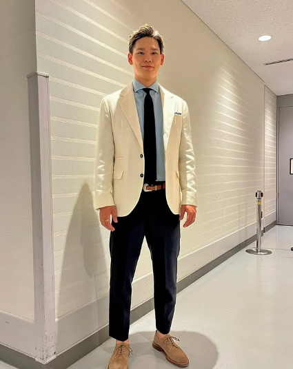 爽やかなスーツもよく似合う!西田有志がトークイベントに参加