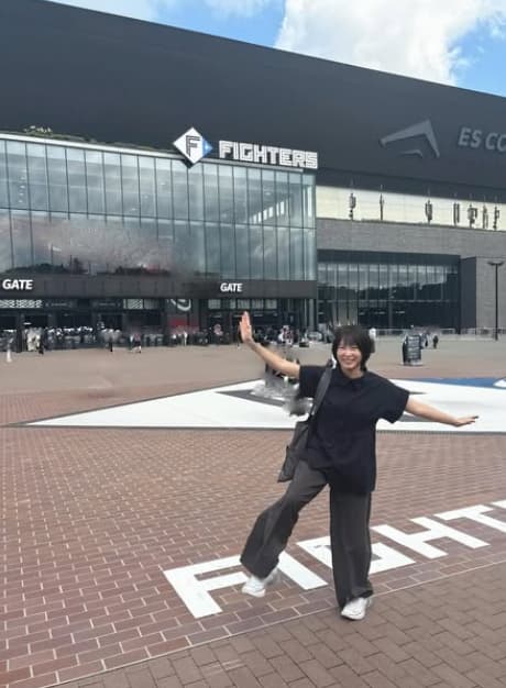 志田未来が初めてのエスコンフィールドへ！首位攻防戦の白熱試合を堪能！