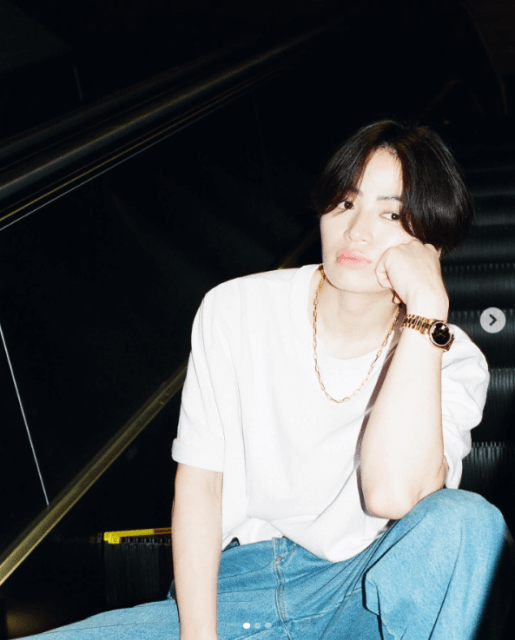 「エスカレーターに座ってるようじゃ無理か」菊池風磨が意外な場所で撮影？