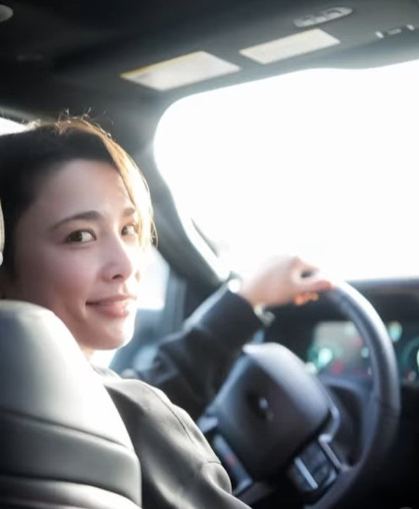 「なんでも似合うやん！」「カッケ～」美人柔道家・出口クリスタの“ワイルドすぎる”最新ショットが話題