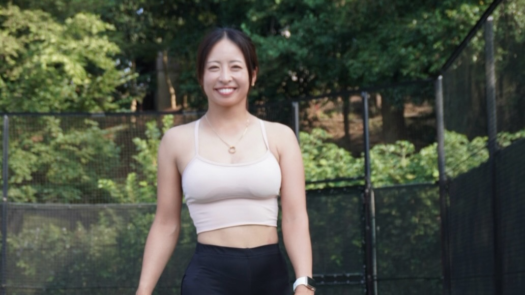 園田彩乃、テニスコートでサービスショットにファン歓喜！