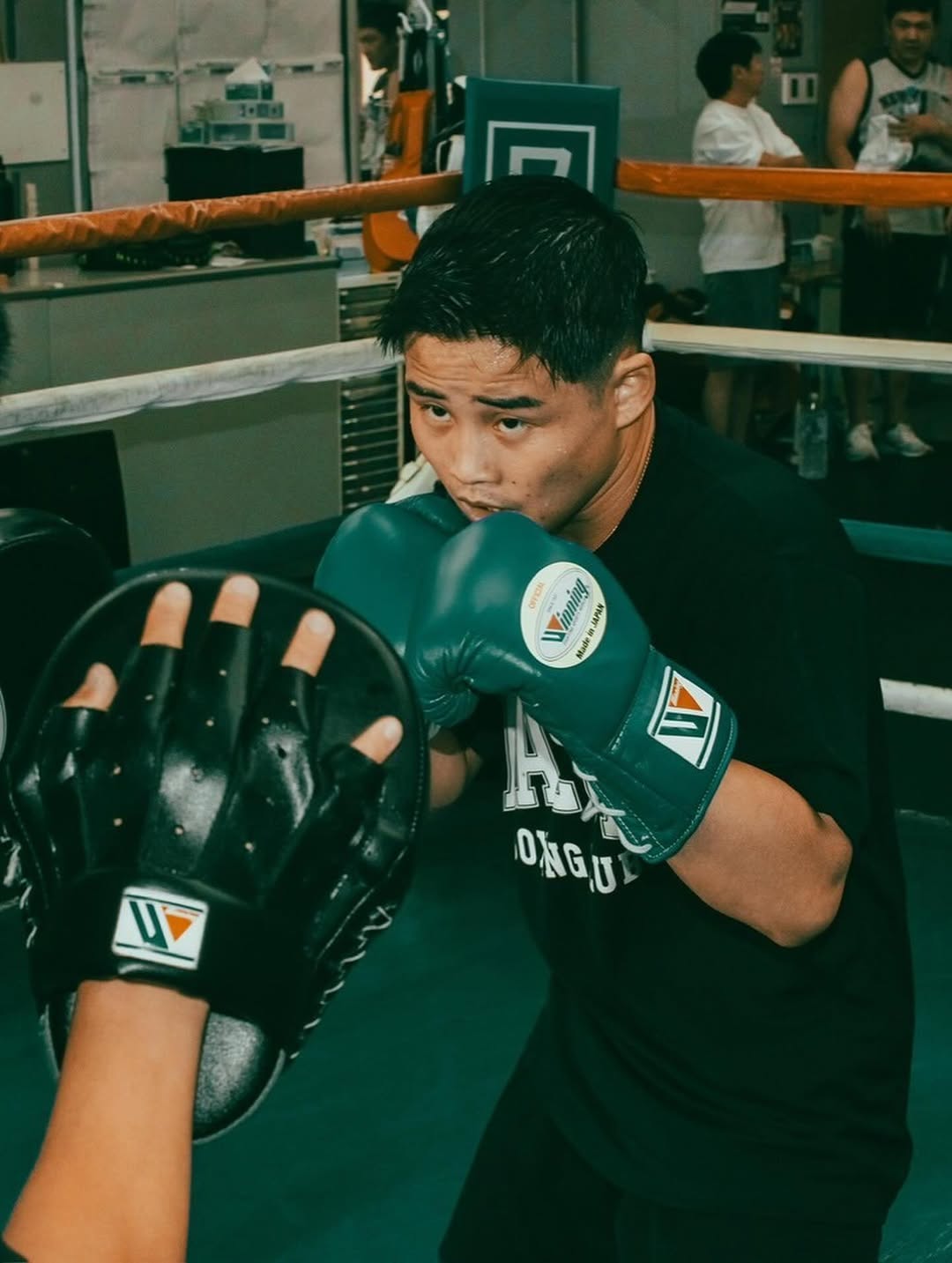 京口紘人が“workout”ボクシングで鋭いパンチを披露！