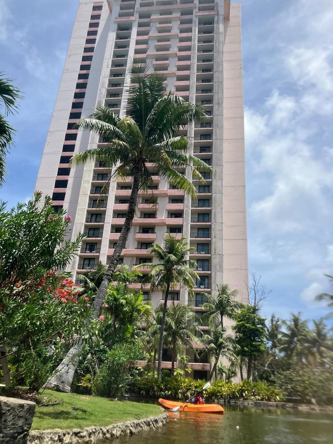 「魚もいたしジャングルみたいで最高」あの人気モデルがグアム満喫ショットを公開！