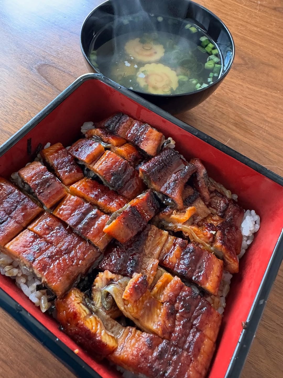 小沢仁志、1日遅れの土用丑の日は、名古屋しら河のひつまぶしでドンと！