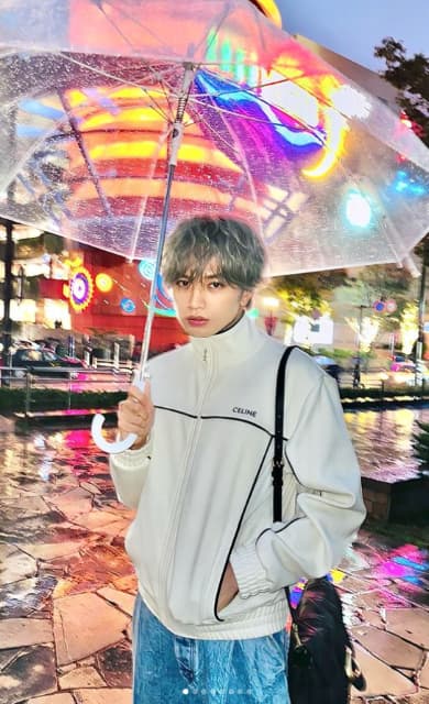 雨も滴るいい男！？アイドル 中島健人  クールな写真を披露！