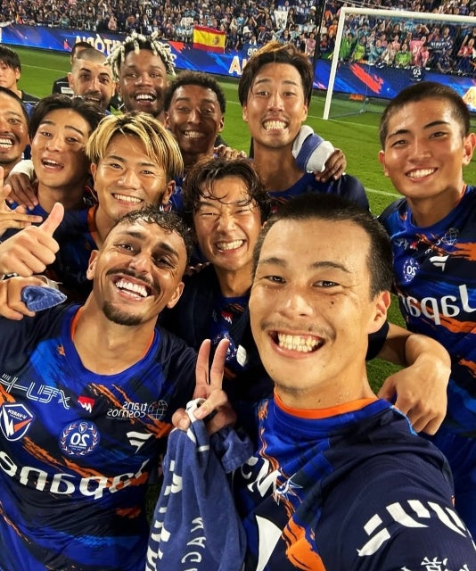 V・ファーレン長崎、歓喜のセルフィー公開。勝利の喜びと20周年の熱気をスタジアムで共有