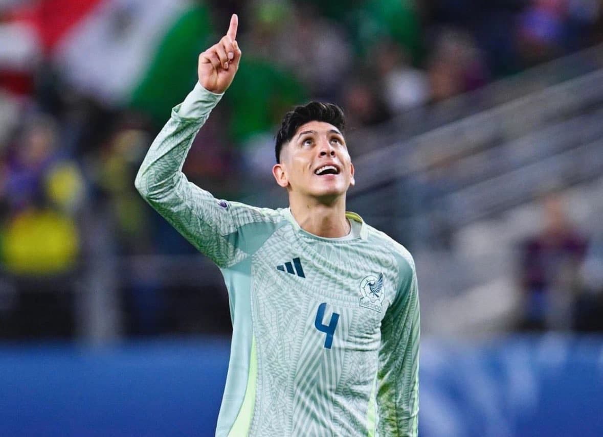 移籍決定的か　ロマーノ指摘「エドソン・アルバレス退団目前」に注目