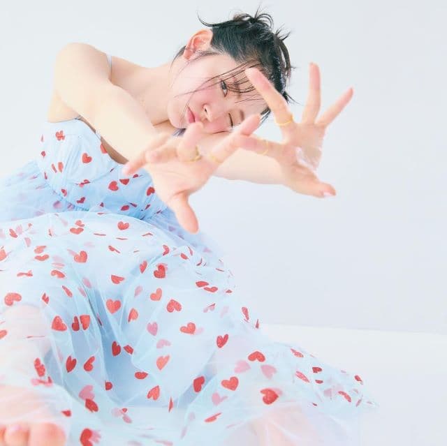 「お肌ちゅるちゅる」AI以上にかわいい鈴木愛理が見逃せない！