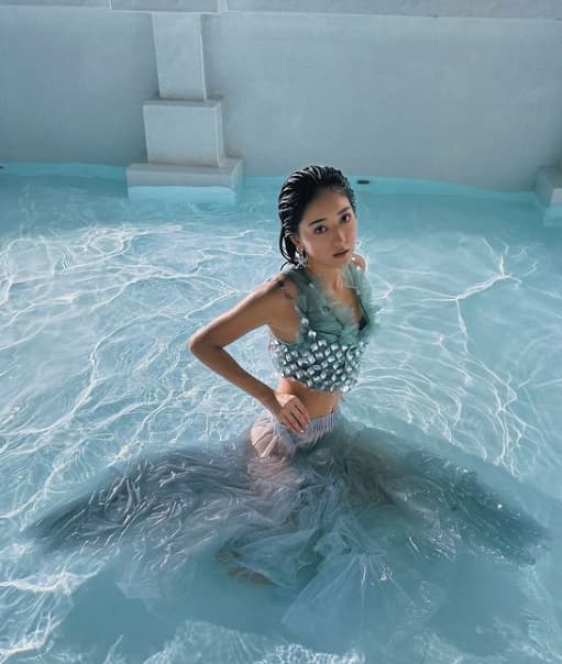 池田美優　透明感あふれるジェンダーレス香水『アクアカナナカ』！自然の香りを感じてみませんか？