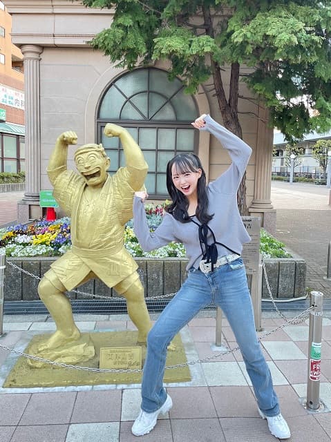 STU48副キャプテンが初亀有へ！”両さん”との楽しそうな2ショットにファンも笑顔