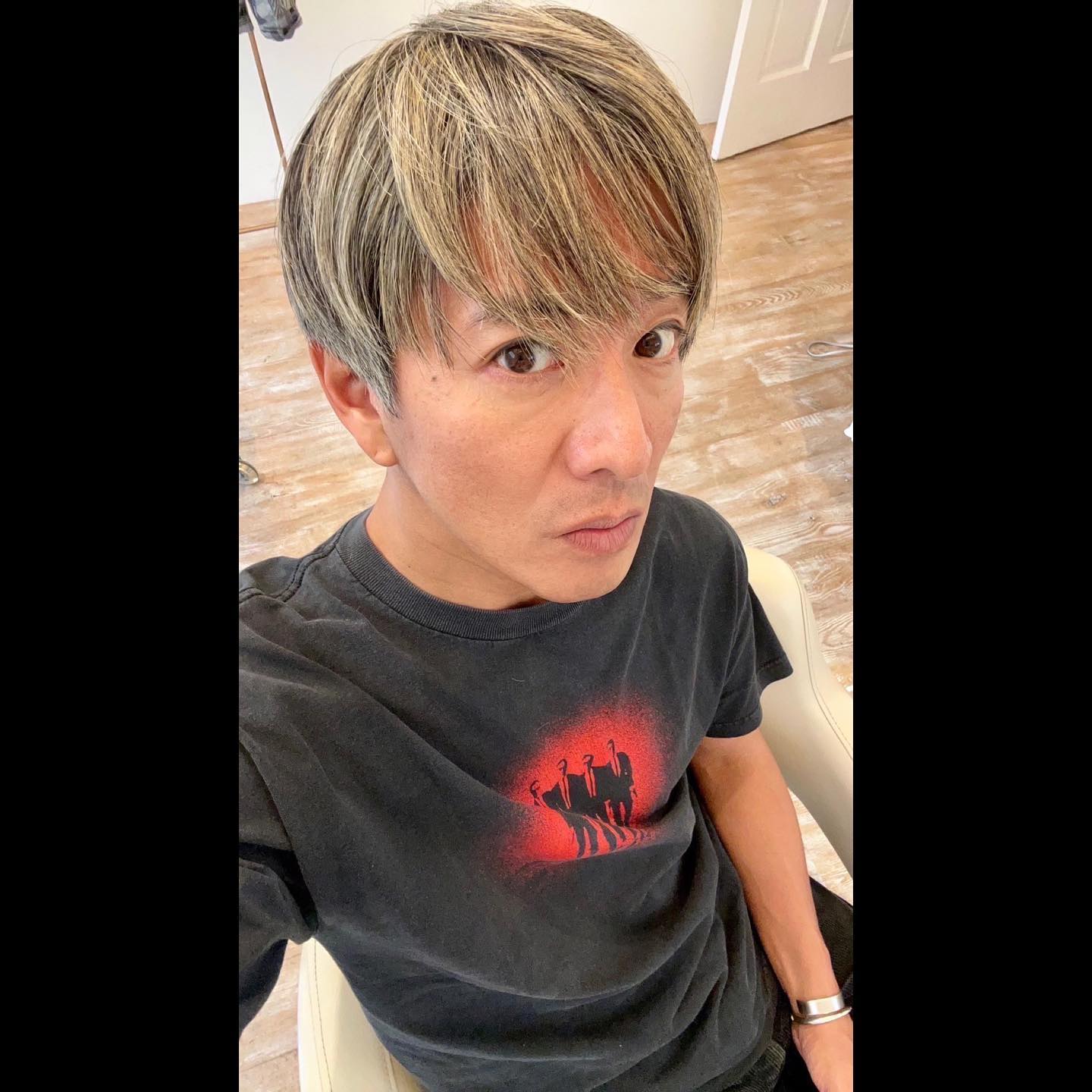 木村拓哉、新しいヘアスタイルを披露✨💖「サッパリしていただきましたぁ〜❕」