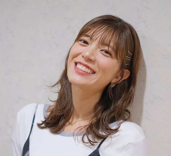 「髪型もワンピもキラキラ」三谷紬、夏らしさ全開の“お台場ショット”にファン絶賛