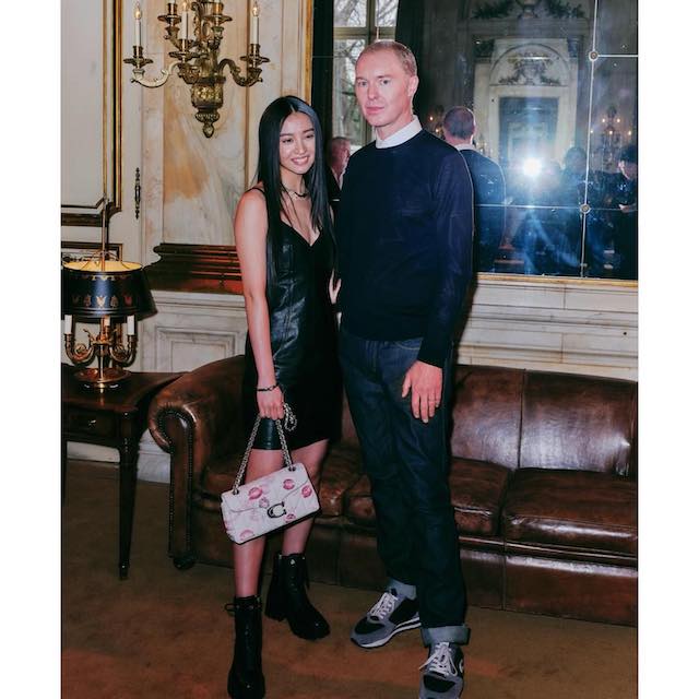 キムタク娘・koki 胸元ざっくり大胆ショットにファン悶絶📸超ミニワンピ脚見せコーデで登場😳💖