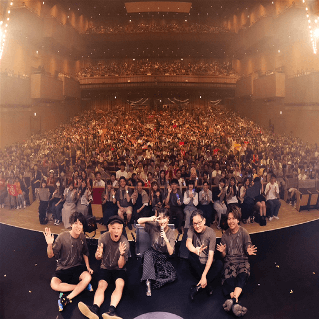 大塚愛がツアーメンバー情報を公開し、熱気が最高潮の会場フォトも披露！