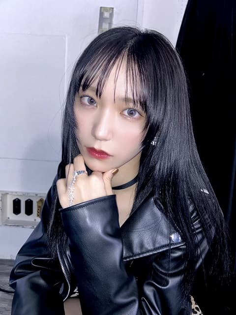 野口衣織、イコラブがファッション誌の表紙を務めたことを告知！