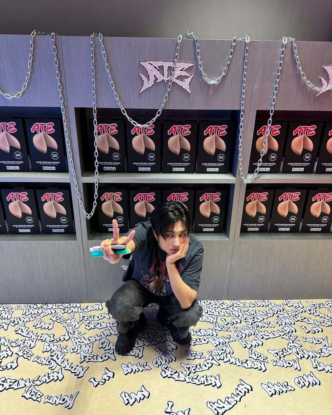 Stray Kids・ハンがランダムトレカに挑戦「だれ引いた？」