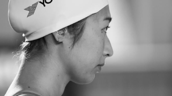 池江璃花子の“無言の闘志”が話題に　モノクロ写真に称賛の声続々