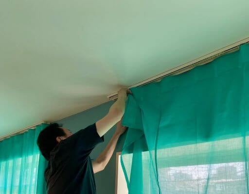 遠藤憲一、自ら模様替え！？新しいカーテンで部屋が激変！