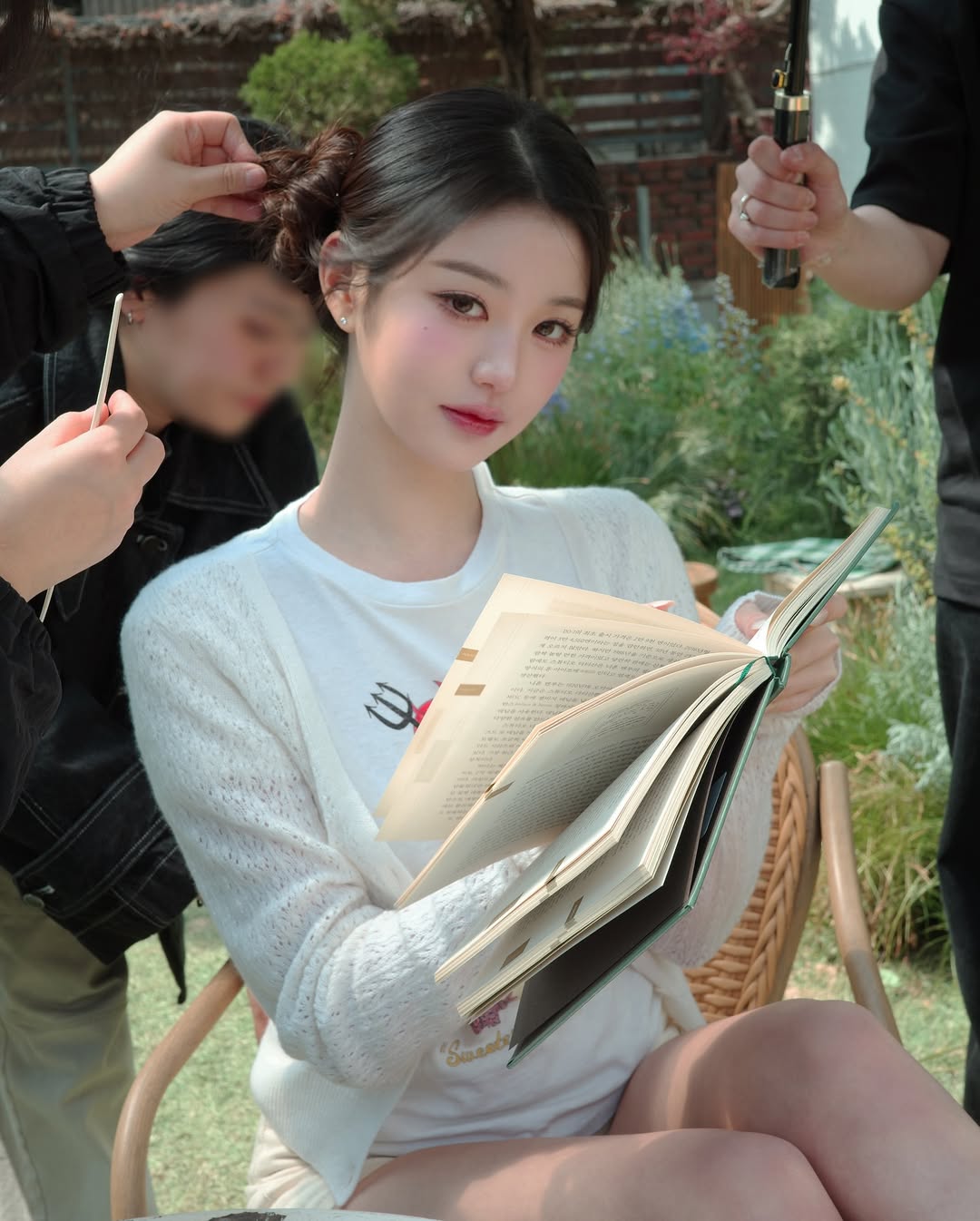 最強ビジュアルセンター・ウォニョン「ずっと更新を待っていた！」雑誌の切り抜きのような完璧オフショットにファン歓喜